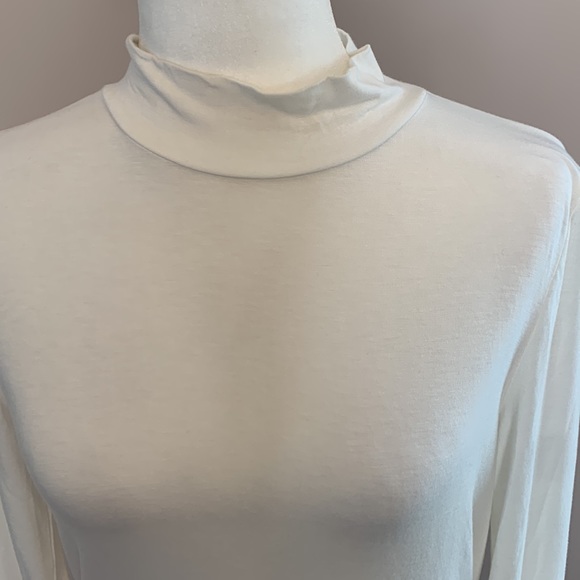 Aerie white turtleneck - Picture 2 of 10